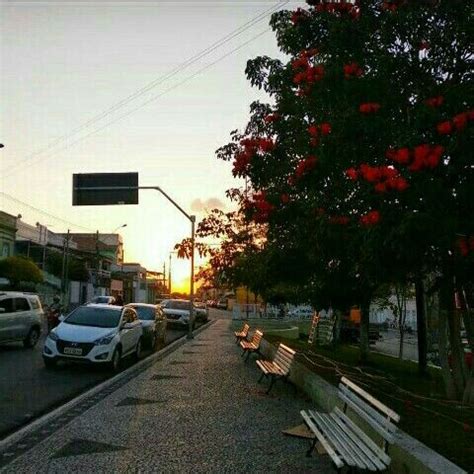 Primeiros Raios Solares Na Cidade De Bezerros Street View Views Road