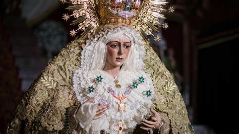 Las Fotograf As M S Especiales De La Veneraci N A La Virgen De La