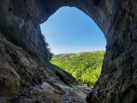 Thor's Cave, Peak District [OC] : britpics