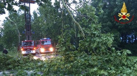 Maltempo Tromba D Aria E Nubifragio Nel Mantovano Forti Temporali Al