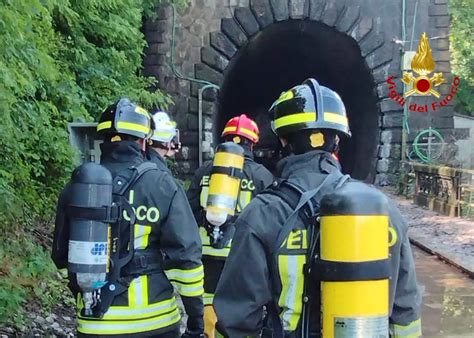 Deragliamento A Laveno Mombello Vigili Del Fuoco Al Lavoro Foto Il