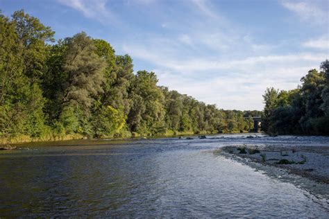 Geheime Badestellen an der Isar im nahen Bogenhausen einfach München