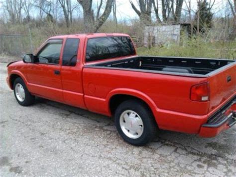 Sell Used 2002 GMC Sonoma SL Extended Cab Pickup 3 Door 4 3L In Dayton