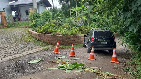 Defesa Civil interdita acesso à rua Cândido Nasato pela BR 470