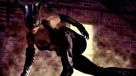 How Halle Berry Knew Catwoman Was Terrible While She Was Making It ...