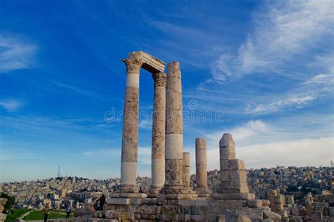 Ruinas Del Templo Romano De Hercules Amman Jordan Foto De Archivo