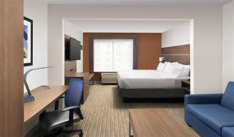 Holiday Inn Express & Suites Baltimore - BWI Airport North