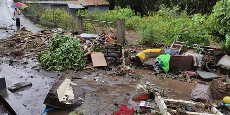 Banjir Bandang Terjang Kota Batu 11 Orang Masih Dalam Pencarian Baca