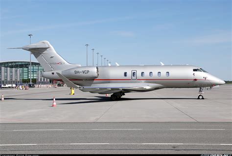 Bombardier Challenger 350 Bd 100 1a10 Vistajet Aviation Photo