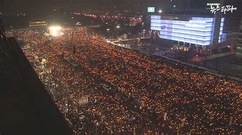 ‘박근혜 퇴진 190만 촛불국민 항쟁의 역사 새로 쓰다