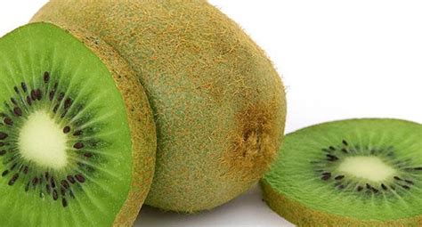 4 importantes motivos por los que necesitas comer la cáscara del kiwi