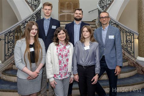 Udzia Student W I Naukowc W Wpia Uam W Mi Dzynarodowym Seminarium Z