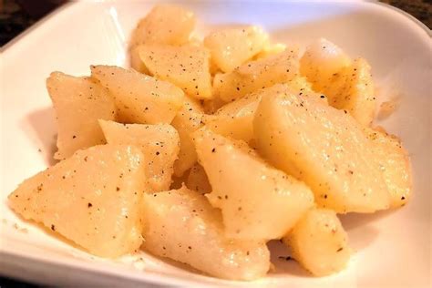 Easy Southern Buttered Turnips Recipe