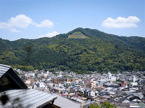 灯は先祖の霊を送る道しるべ 京の盆行事「五山送り火」 朝日新聞デジタルマガジン＆ And