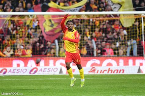 Mercato Om Le Rc Lens Repousse L Offre De L Om Pour Elye Wahi