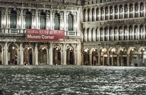 Hochwasser In Venedig Auf Rekord Niveau