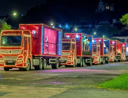 Caravana Iluminada De Natal Da Coca Cola Femsa Brasil Percorre Ruas