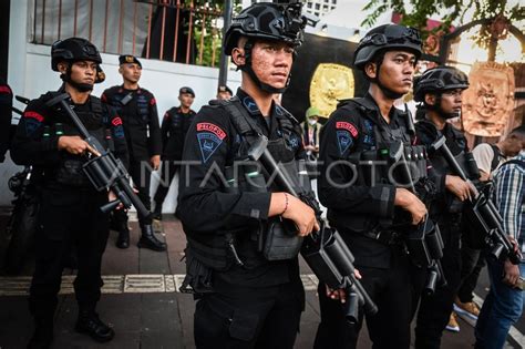 Pengamanan Jelang Pengumuman Hasil Pemilu 2024 ANTARA Foto