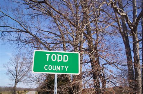 TODD-COUNTY-KENTUCKY-PICTURES-AMERICA: TODD COUNTY-KENTUCKY - COUNTY SIGNS