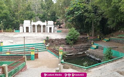 Ziarah Di Makam Ki Ageng Gribig Penyebar Agama Islam Di Jatinom