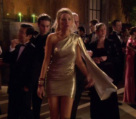 Serena Van Der Woodsen Gossip Girl Gold One Shoulder Dress Gossip Girl Outfits Gossip Girl