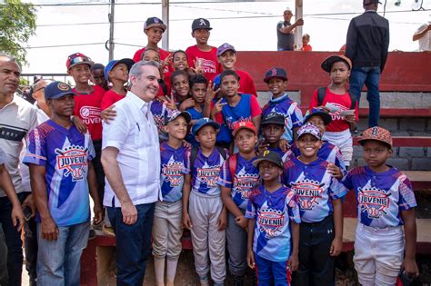 Presidente Abinader Entrega Cinco Polideportivos Y Otras Instalaciones