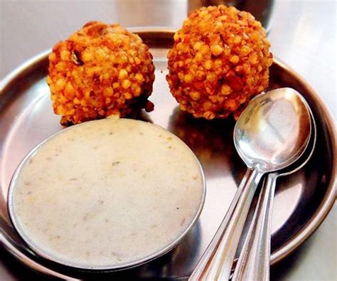 10 Most Popular Western Indian Street Foods - TasteAtlas