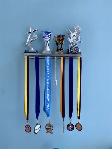 Trophy Shelf With Medal Display™ Au