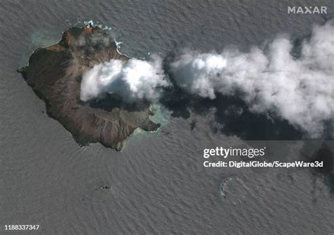 2019 Whakaari White Island Eruption Photos And Premium High Res