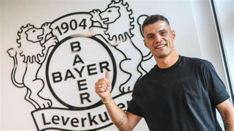 Oficial Granit Xhaka Refor O Do Bayer Leverkusen Tvi Not Cias