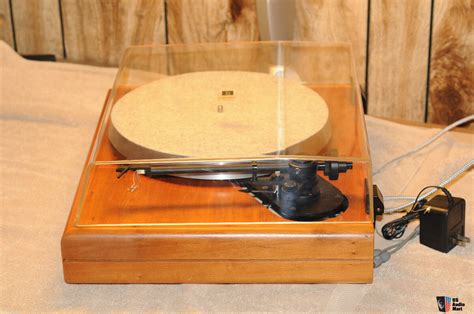 Acoustic Research ES 1 Turntable With Ortofon OM 30 Super Cartridge