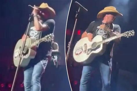 New York Post On Twitter Jason Aldean Suffers From Heat Stroke In