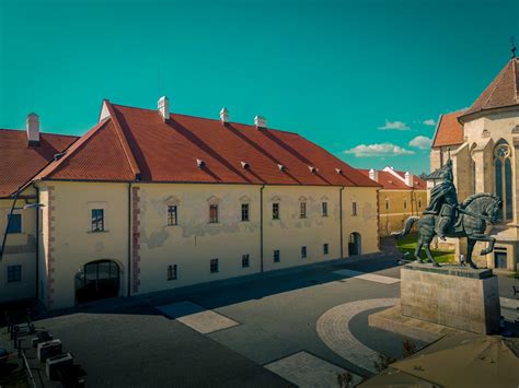 Foto Arhiepiscopul Ortodox De Alba Iulia Irineu A Binecuv Ntat Cele