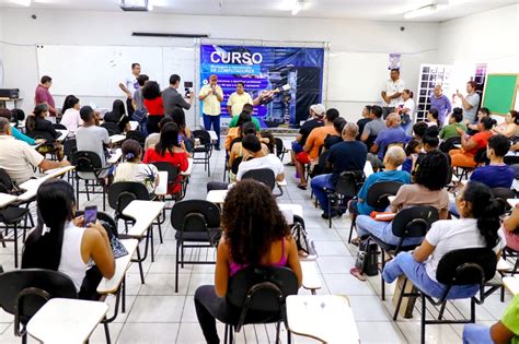 Dr Pessoa participa de aula inaugural de curso da Fundação Wall Ferraz