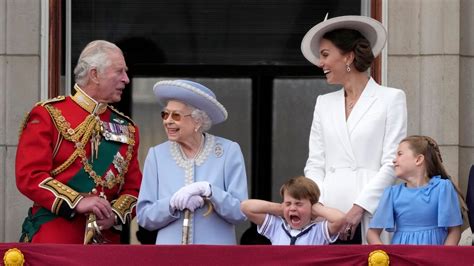 Prince Louis Steals The Show During Queens Platinum Jubilee Celebrations Trending Hindustan