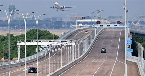 New Skypier Terminal At Hong Kong Airport Offers Easy Transfers To