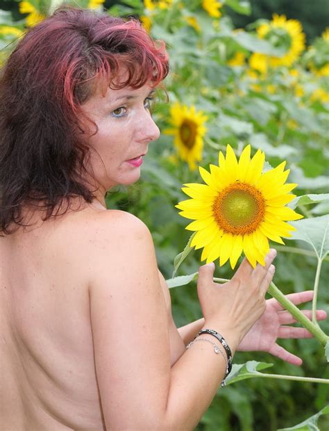 Voyeur Forum Spymania View Single Post Milf Mature Amateur Hard Sets
