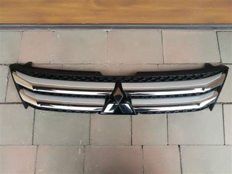 MITSUBISHI ECLIPSE CROSS 17 ATRAPA GRILL 7450A402 za 600 zł z Mława