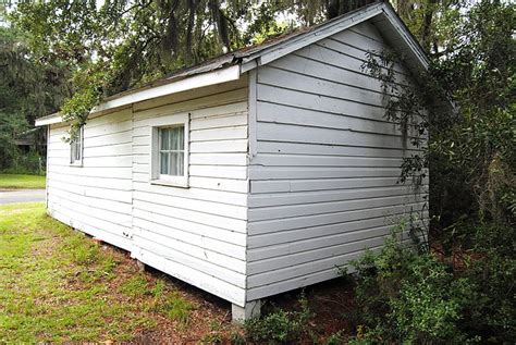 Image Eddings Point Community Praise House Photographer Facing South