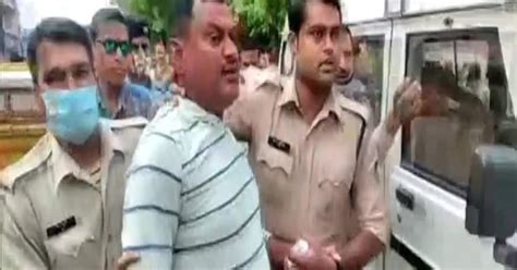 ‘main Vikas Dubey Hoon Kanpur Wala Up Gangster Shouts After Arrest