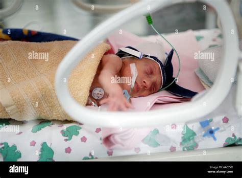 Premature Baby Incubator Hi Res Stock Photography And Images Alamy