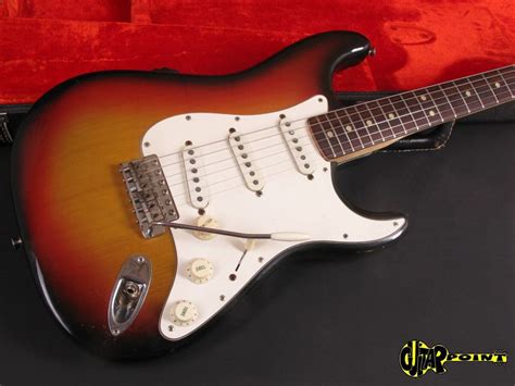 1971 Fender Stratocaster 3 Tone Sunburst Incl Case GuitarPoint