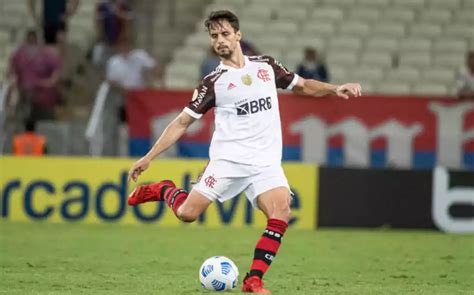 Flamengo Monitora Situa O De Jogadores Que Encerraram No