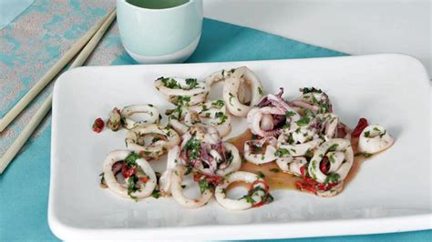 How to prepare and cook squid recipe - BBC Food