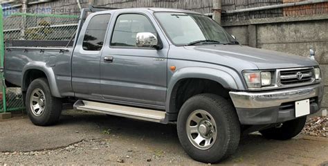 Toyota Hilux 4x4 Xtra Cab specs (1998-2002), performance, dimensions ...