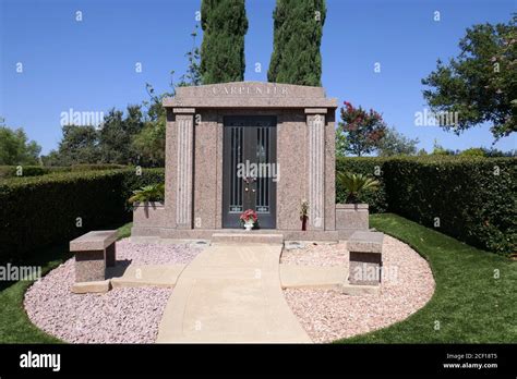 Karen Carpenter Grave