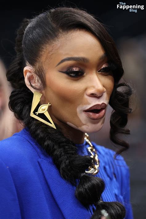 ⏩ Winnie Harlow Displays Her Sexy Figure At The Washington Wizards Game