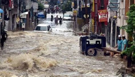 Heavy Rain Thunderstorms Lash Hyderabad Key Areas Waterlogged