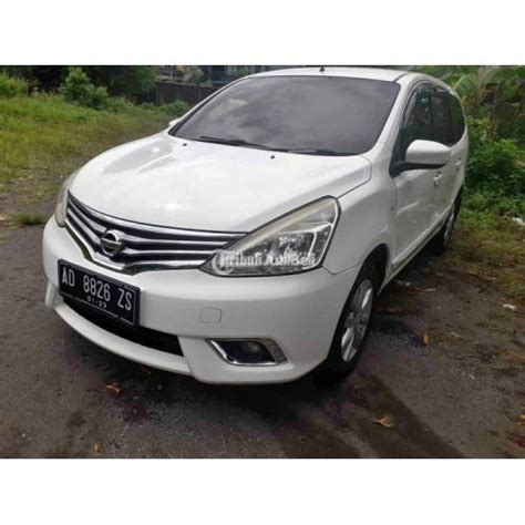 Mobil Nissan Grand Livina Xv Automatic Putih Seken Normal Siap