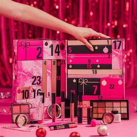 Revolution Adventni Koledar 25 Days Of Glam Advent Calendar Licila Si